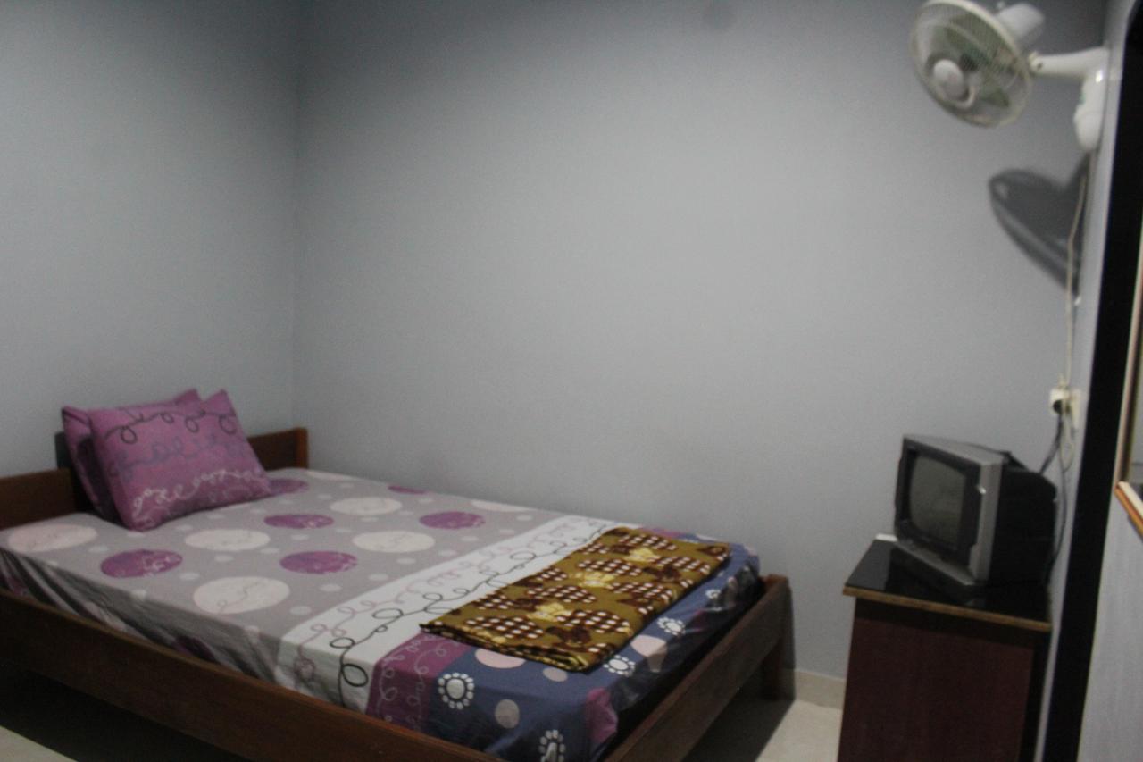 Penginapan Artha برايا المظهر الخارجي الصورة