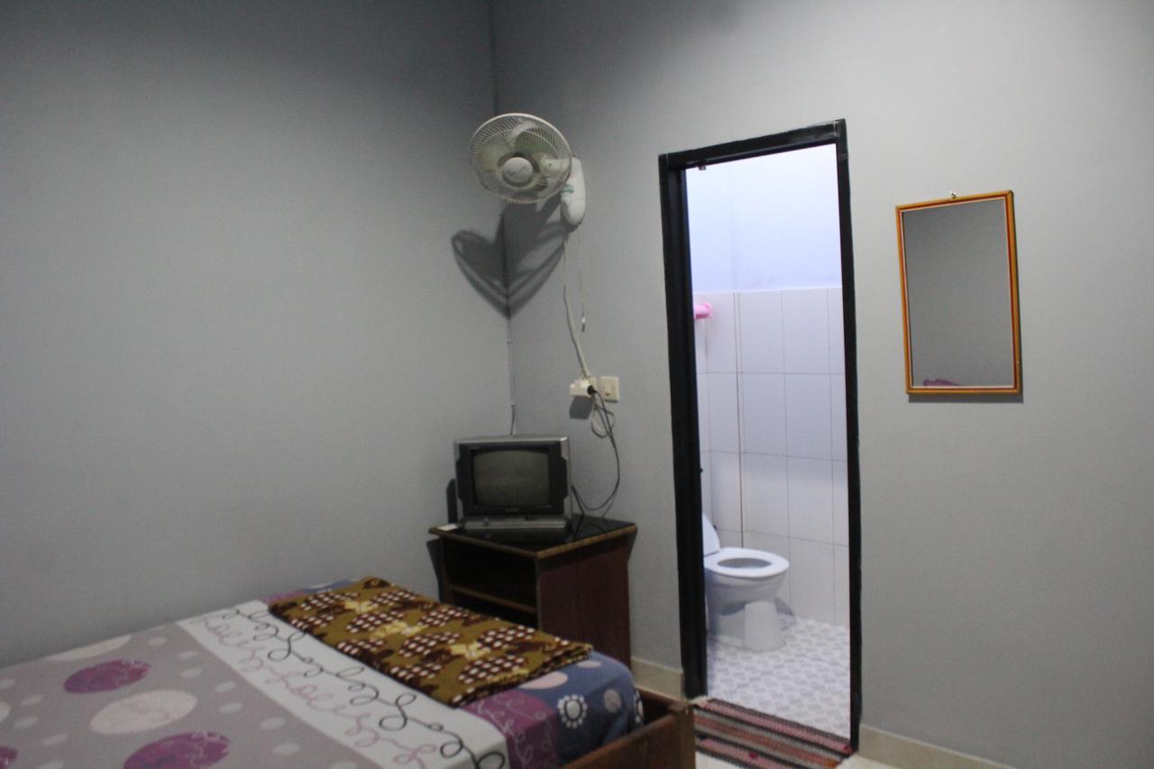 Penginapan Artha برايا المظهر الخارجي الصورة
