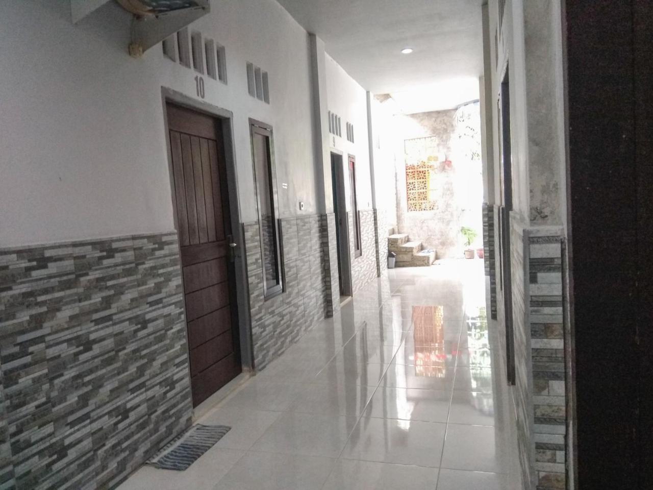 Penginapan Artha برايا المظهر الخارجي الصورة
